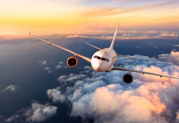 Tem-medo-de-viajar-de-aviao-Entenda-porque-voar-e-seguro-estacionamento-viracopos2-1024x576
