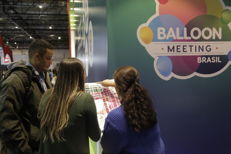 Feira de negócios de celebrações recebe maior seminário de balões do Brasil